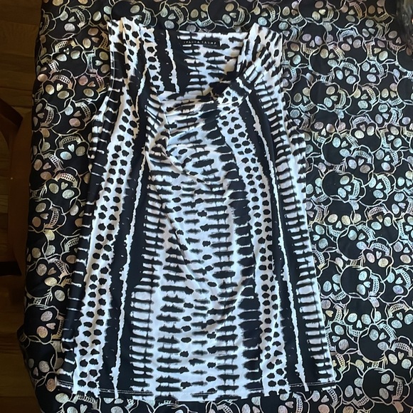 Ivanka Trump Tank Top black and white pattern. - Picture 3 of 10